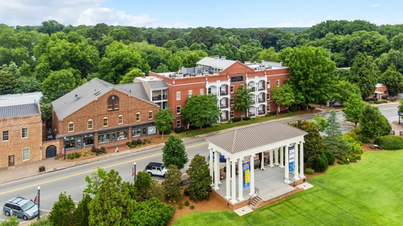 The James Madison Inn 外观 照片