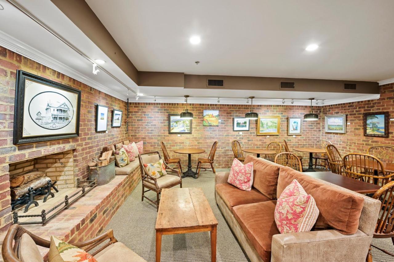 The James Madison Inn 外观 照片